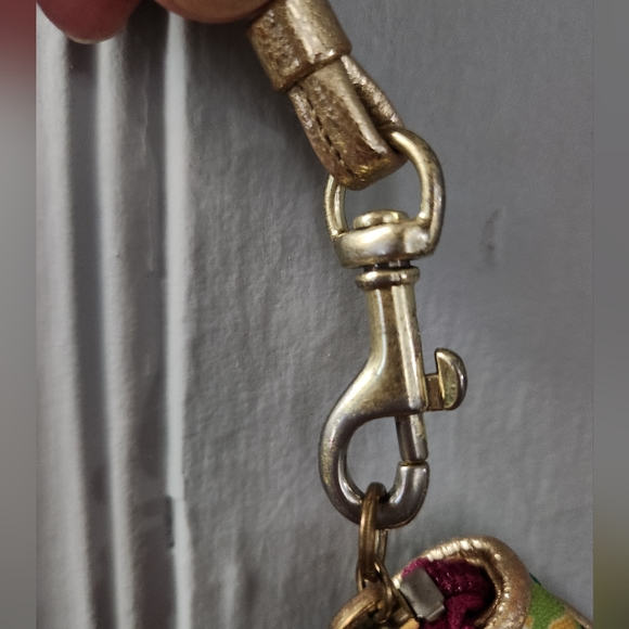 SALE! COACH Poppy Signature Wristlet - Picture 10 of 10